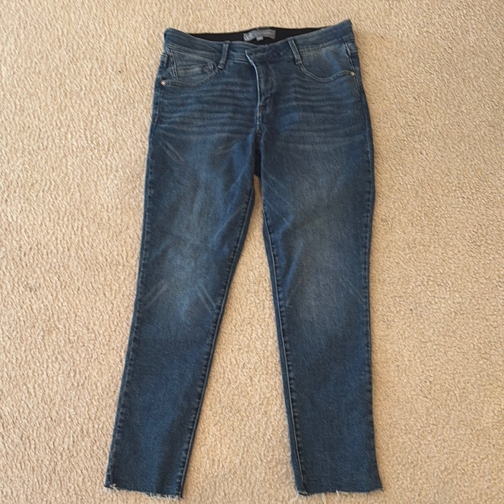 Wit & Wisdom Classic Blue Denim Jeans fray Size 6